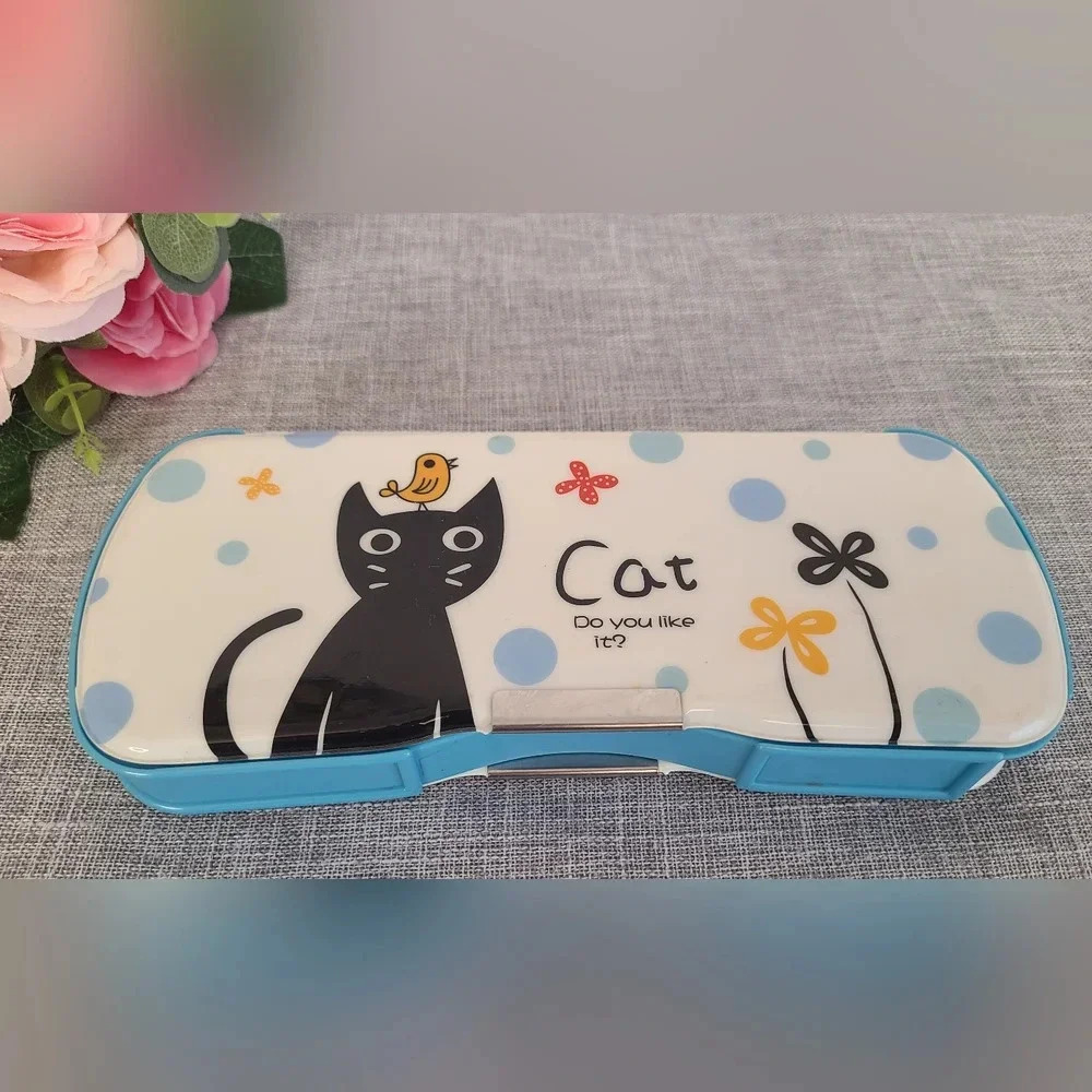 Cat Magnetic pencil‎ case, 2007